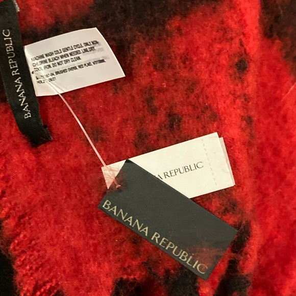 NWT Banana Republic shawl - Picture 11 of 13